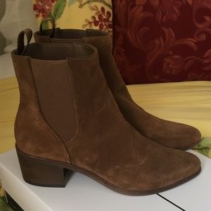 Beautiful Dolce Vita Brown Suede Boots